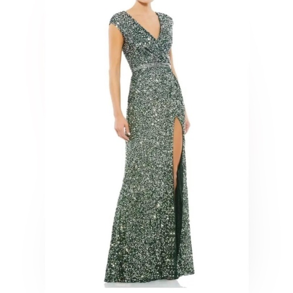 Nwt Mac Duggal Cap Sleeve Sequined High Slit Gown in Forest Green - Picture 1 of 15